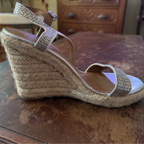 Silver Size 10 wedge sandals. EUC. - Picture 8 of 11